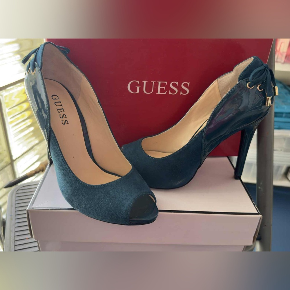 GUESS Teal Peep-Toe Heels